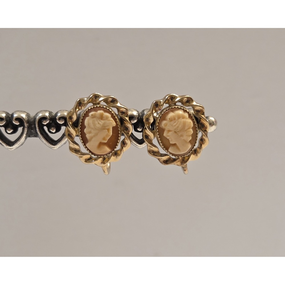 Vintage 14k G.O. Gold Cameo Screw Back AMCO Earrings - Picture 2 of 6